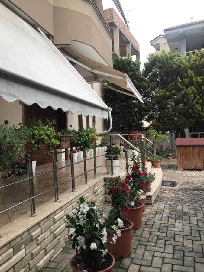 Guest House Il Palazzo Durrës Extérieur photo